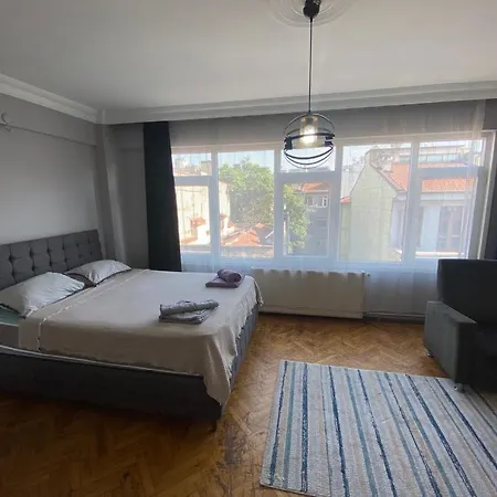 Apartment Kadikoyde Denize Yakin Kullanisli Ve Merkezi Daire *