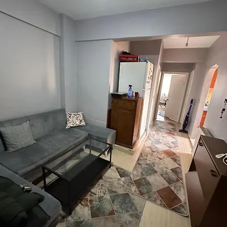 Kadikoyde Denize Yakin Kullanisli Ve Merkezi Daire Istanboel
